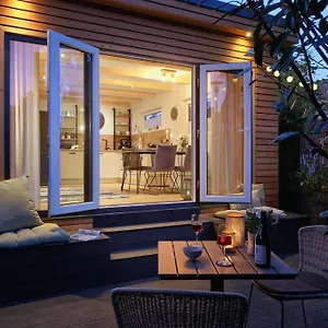 In - Tinyhouse Köln